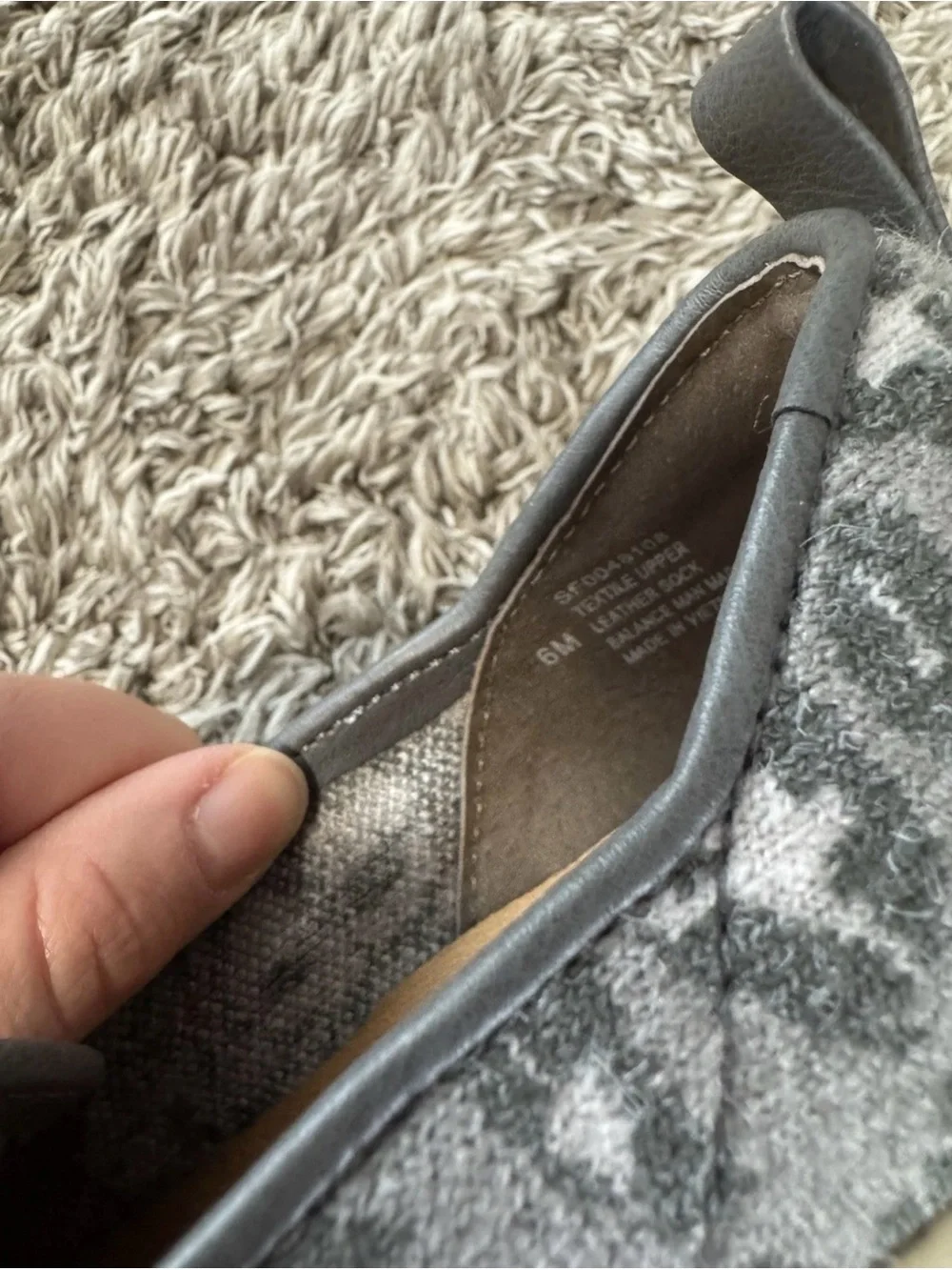 Söfft Gray Leopard Slip-On Sneakers Womens Sz 6